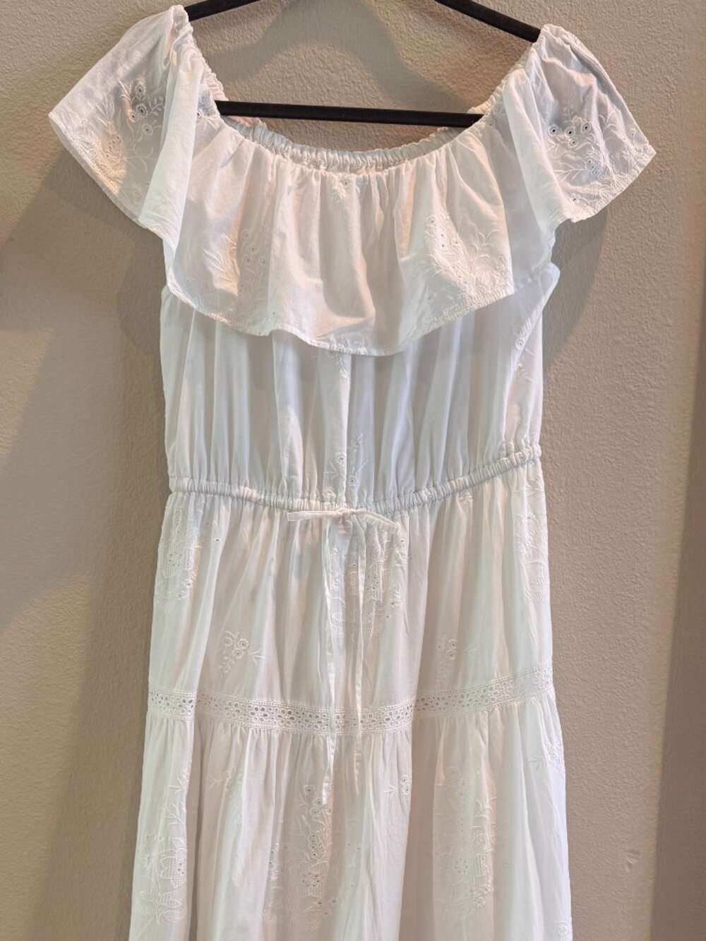 Lauren Ralph Lauren Cotton Off-the-Shoulder Tiered Midi Dress - White Size 6. - Picture 2 of 8